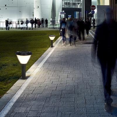 โคมไฟสนามหญ้าพลังงานแสงอาทิตย์กันน้ำกลางแจ้ง Garden Villa บรรยากาศสวน Bollard Light
